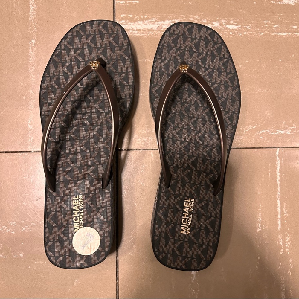 MICHAEL KORS SANDALS!